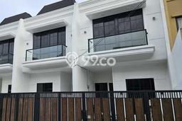 For Sale Hunian Rumah Terawat 4 Kamar di Kav DKI, Jakarta Barat For Sale Hunian Rumah Terawat 4 Kamar di Kav DKI, Jakarta Barat