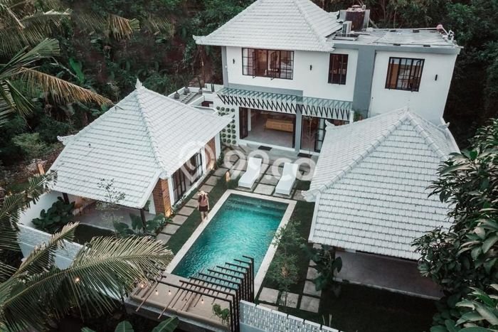 For Sale Vila di , Area 260m2m², Posisi Premium For Sale Vila di , Area 260m2m², Posisi Premium