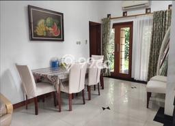 Ready to Use! Luxury House LT 241m2 Desain Modern di Dago Ready to Use! Luxury House LT 241m2 Desain Modern di Dago