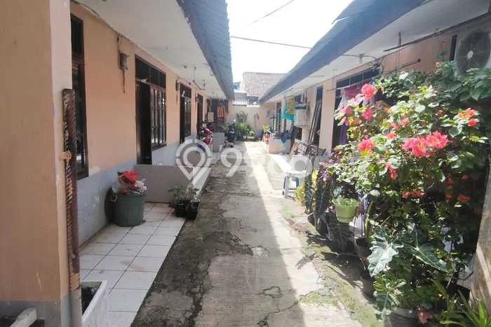 Unit Kost Dijual di Ciledug dengan 15 Kamar Tidur & Luas Bangunan 500m2 Unit Kost Dijual di Ciledug dengan 15 Kamar Tidur & Luas Bangunan 500m2