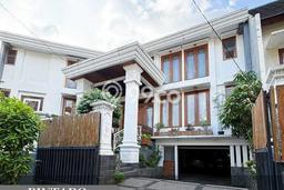 Rumah Luxury Modern Tanpa Renovasi di Bintaro Tangerang Selatan Rumah Luxury Modern Tanpa Renovasi di Bintaro Tangerang Selatan