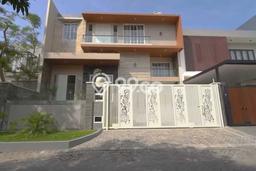 Rumah Mewah LB 600m2 Siap Huni Desain Elegan di Surabaya Kota, Surabaya Rumah Mewah LB 600m2 Siap Huni Desain Elegan di Surabaya Kota, Surabaya