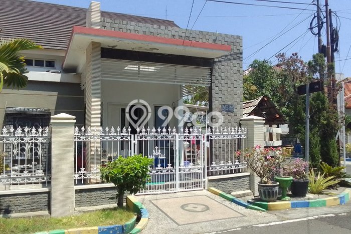 For Sale! Luxury House LT 221m2 Desain Modern di Surabaya Kota For Sale! Luxury House LT 221m2 Desain Modern di Surabaya Kota