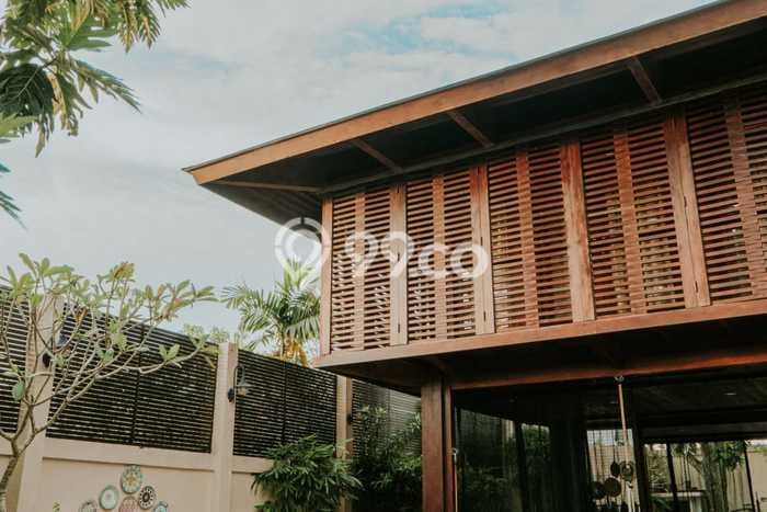 FOR SALE! Vila Kawasan , Luas 823m2m², Posisi Strategis FOR SALE! Vila Kawasan , Luas 823m2m², Posisi Strategis