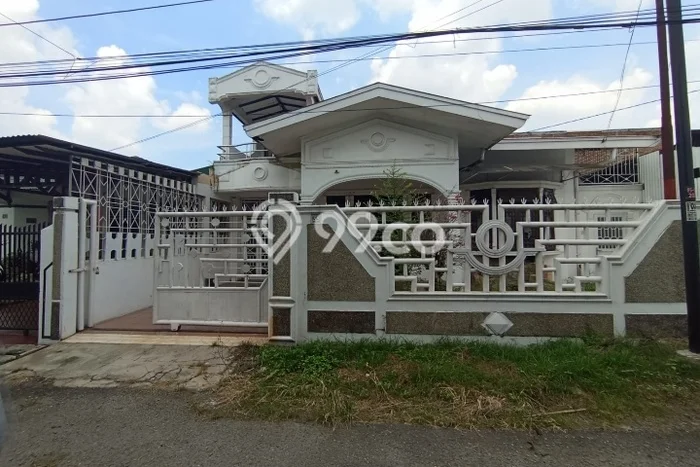 Jual Rumah Strategis Bagus Punya 4 KT di Medan Sunggal Medan SHM Jual Rumah Strategis Bagus Punya 4 KT di Medan Sunggal Medan SHM