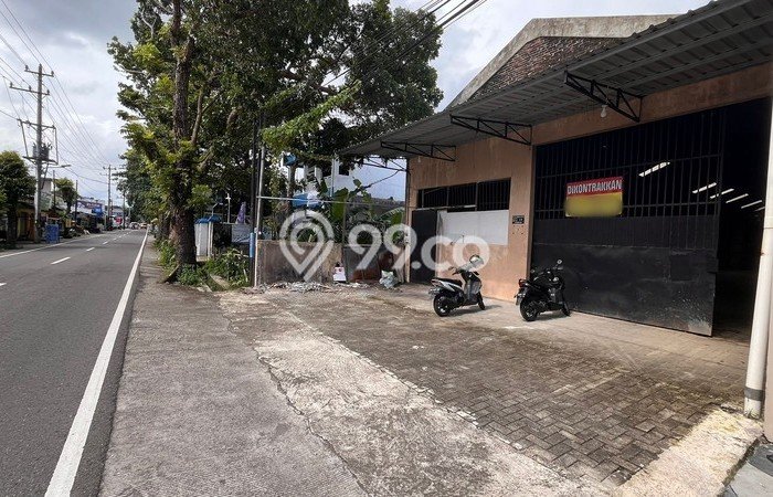 Unit Pabrik Disewa Lokasi Depok, Sleman Spesifikasi Luas Bangunan 560m2 Unit Pabrik Disewa Lokasi Depok, Sleman Spesifikasi Luas Bangunan 560m2