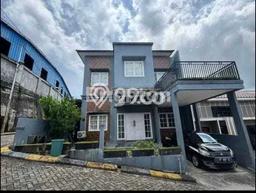 Dijual Cepat Rumah Bagus Siap Huni LB 235m2 di Balikpapan Selatan, Balikpapan Dijual Cepat Rumah Bagus Siap Huni LB 235m2 di Balikpapan Selatan, Balikpapan