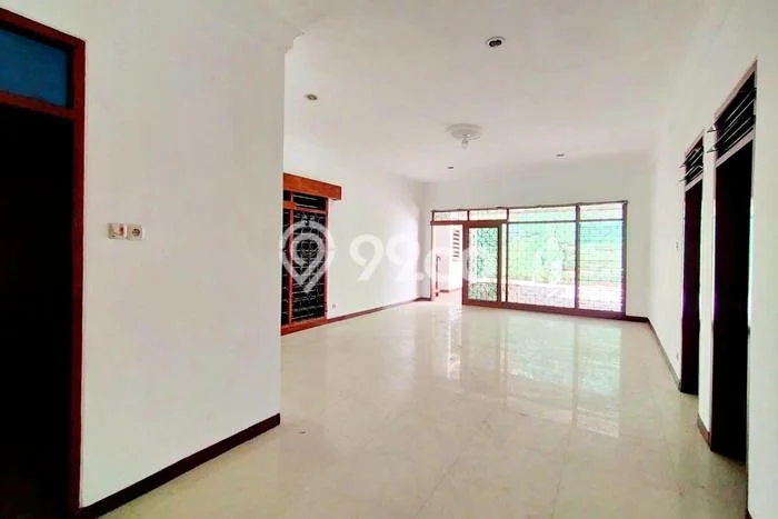 For Sale Rumah Mewah Exclusive di Gubeng, Surabaya For Sale Rumah Mewah Exclusive di Gubeng, Surabaya