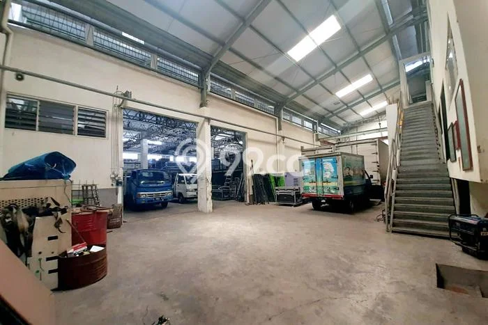 Gudang Dijual di Prime Area Surabaya Luas 1000m2 Gudang Dijual di Prime Area Surabaya Luas 1000m2