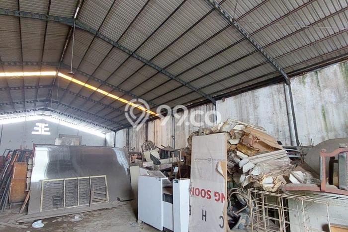 Gudang Dijual di Asemrowo Surabaya dengan Luas Bangunan 1100m2 Gudang Dijual di Asemrowo Surabaya dengan Luas Bangunan 1100m2