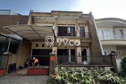 Dijual Rumah Premium dengan Fasilitas Sekitar Komplit di Sambikerep, Surabaya Dijual Rumah Premium dengan Fasilitas Sekitar Komplit di Sambikerep, Surabaya