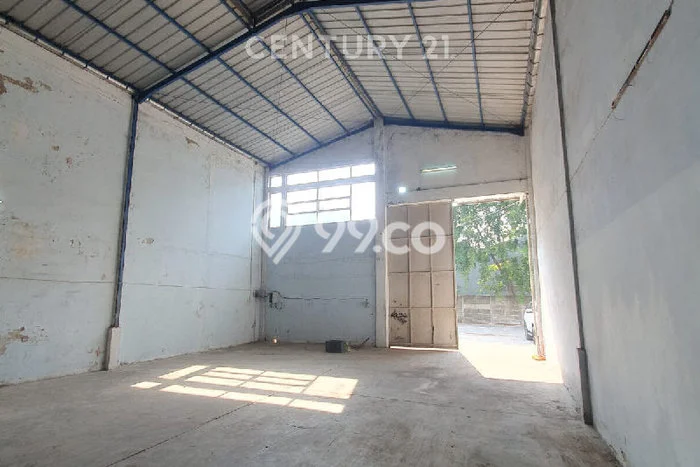 Unit Gudang Disewakan di Kapuk Kamal di Area Ramai & Strategis Unit Gudang Disewakan di Kapuk Kamal di Area Ramai & Strategis