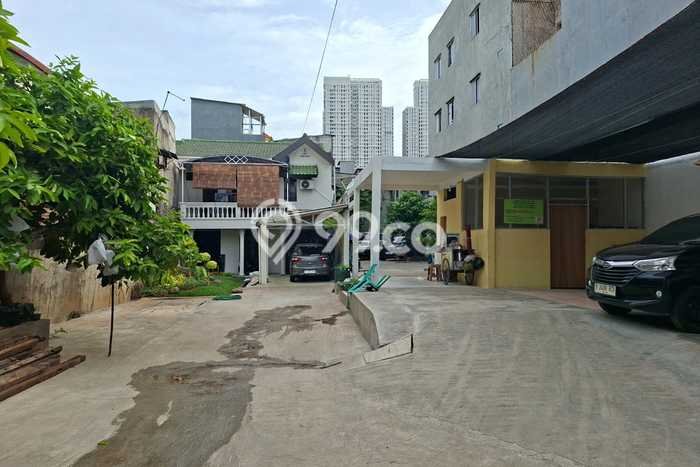 Rumah Mewah LB 150m2 Siap Huni Desain Elegan di Jembatan Besi, Jakarta Barat Rumah Mewah LB 150m2 Siap Huni Desain Elegan di Jembatan Besi, Jakarta Barat