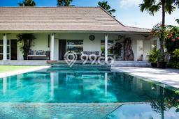 Vila Terawat Kawasan , Ukuran 900m2m², Posisi Premium dengan akses mudah Vila Terawat Kawasan , Ukuran 900m2m², Posisi Premium dengan akses mudah