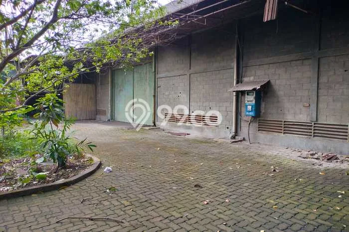Gudang disewakan lokasi strategis Pasar Rebo Jakarta Timur 1000m2 Gudang disewakan lokasi strategis Pasar Rebo Jakarta Timur 1000m2