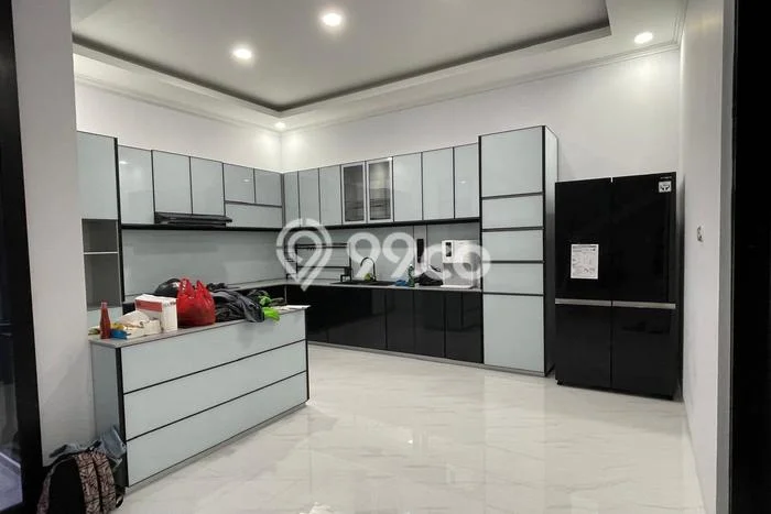 Hunian Mewah LB 240m2 Siap Huni Desain Elegan di Kramat, Jakarta Pusat Hunian Mewah LB 240m2 Siap Huni Desain Elegan di Kramat, Jakarta Pusat