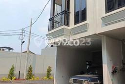 Disewakan! Rumah 2 Kamar Tidur &
1 Kamar Mandi di Cipinang, Jakarta Timur Disewakan! Rumah 2 Kamar Tidur &
1 Kamar Mandi di Cipinang, Jakarta Timur