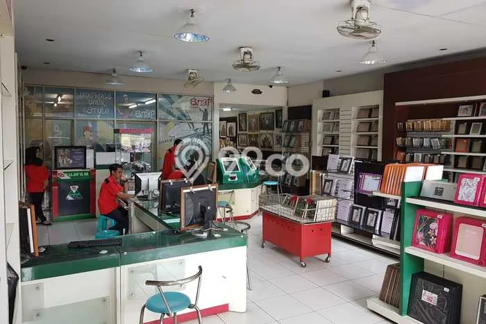 Area Ramai! Ruko Dijual di Sumedang Utara untuk Bisnis Luas Bangunan 300m2 Area Ramai! Ruko Dijual di Sumedang Utara untuk Bisnis Luas Bangunan 300m2