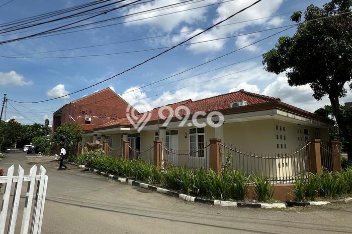 Siap Huni Hunian Elit 4 Kamar di Babakan Ciparay Dekat ke Mana Saja Siap Huni Hunian Elit 4 Kamar di Babakan Ciparay Dekat ke Mana Saja