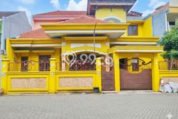 Rumah Elit LB 400m2 Siap Pakai Desain Elegan di Ketintang, Surabaya Rumah Elit LB 400m2 Siap Pakai Desain Elegan di Ketintang, Surabaya