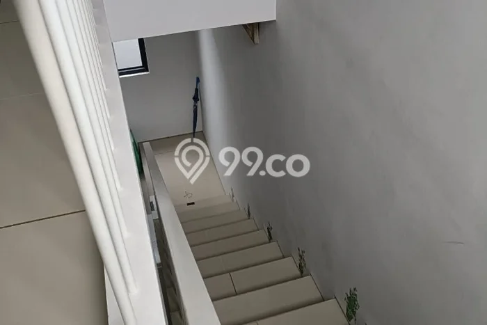 Lokasi terbaik! Rumah siap huni disewakan di Wiyung LB 75m2 Lokasi terbaik! Rumah siap huni disewakan di Wiyung LB 75m2