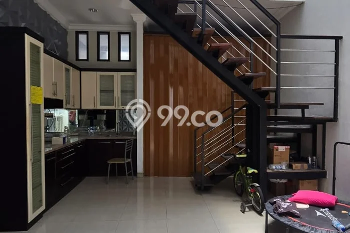 Rumah sewa siap huni 5 Kamar Tidur di Pakuwon CIty, Surabaya Rumah sewa siap huni 5 Kamar Tidur di Pakuwon CIty, Surabaya