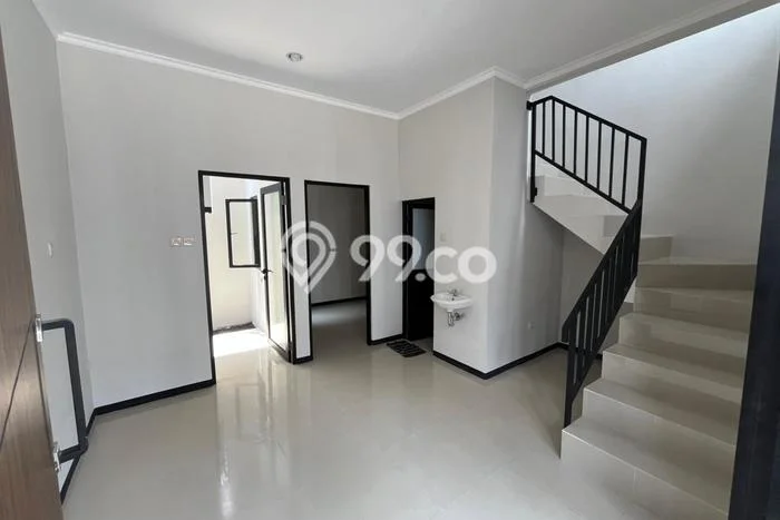 Lokasi strategis! Rumah siap pakai disewakan di Wiyung LB 75m2 Lokasi strategis! Rumah siap pakai disewakan di Wiyung LB 75m2