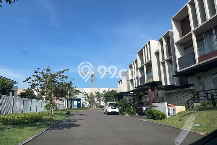 Ready to Use! Luxury House LT 204m2 Desain Modern di Gading Serpong Ready to Use! Luxury House LT 204m2 Desain Modern di Gading Serpong