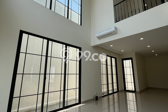 Jual Rumah Luas Elegan Dengan View Eksklusif di Gading Serpong, Tangerang Jual Rumah Luas Elegan Dengan View Eksklusif di Gading Serpong, Tangerang