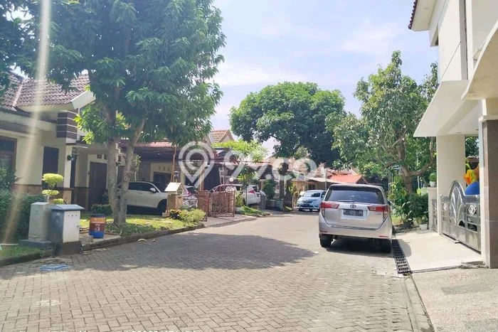 Lokasi strategis! Rumah siap pakai dikontrakkan di Banyumanik LB 150m2 Lokasi strategis! Rumah siap pakai dikontrakkan di Banyumanik LB 150m2