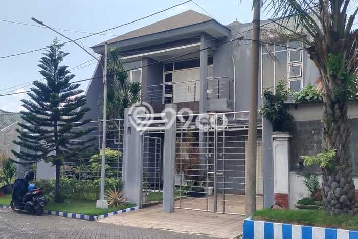 Best Deal Hunian Premium Ideal dan Luas di Buduran, Sidoarjo Best Deal Hunian Premium Ideal dan Luas di Buduran, Sidoarjo