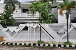 Ready to Use! Luxury House LT 450m2 Desain Modern di Dharma Husada Ready to Use! Luxury House LT 450m2 Desain Modern di Dharma Husada