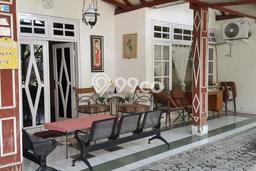 Rumah Strategis Modern Lb 180m2 di Tenggilis Mejoyo, Surabaya Rumah Strategis Modern Lb 180m2 di Tenggilis Mejoyo, Surabaya