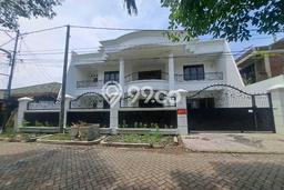 Jual Cepat Hunian Mewah Klasik di Surabaya Jual Cepat Hunian Mewah Klasik di Surabaya