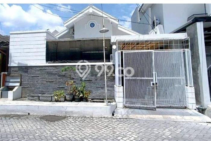 Rumah Modern Cantik 3 KT Bisa Langsung Pindah di Rungkut Rumah Modern Cantik 3 KT Bisa Langsung Pindah di Rungkut