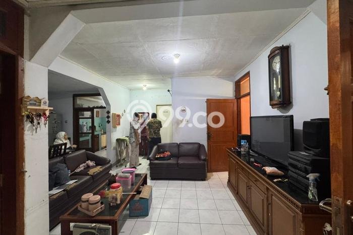For Sale Rumah 3 Kamar Lokasi Ideal Bagus dan Strategis di Babakan Ciparay For Sale Rumah 3 Kamar Lokasi Ideal Bagus dan Strategis di Babakan Ciparay