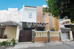 Dijual Segera Kost 10 Kamar, 10 Kamar Mandi di Kartosuro, Solo, Luas 210m2 Dijual Segera Kost 10 Kamar, 10 Kamar Mandi di Kartosuro, Solo, Luas 210m2