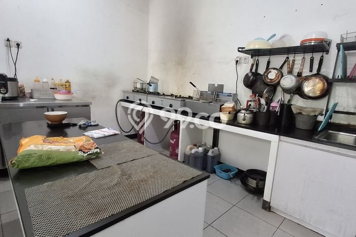 Komersial paling strategis disewakan di Laweyan Surakarta Komersial paling strategis disewakan di Laweyan Surakarta