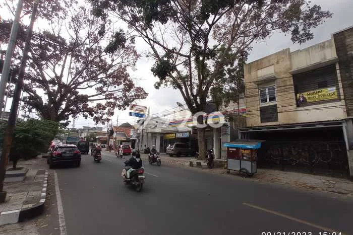 Area Ramai! Ruko Dijual di Cipedes untuk Bisnis Luas Bangunan 168m2 Area Ramai! Ruko Dijual di Cipedes untuk Bisnis Luas Bangunan 168m2