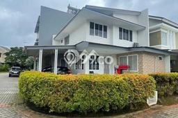 Dijual Rumah Mewah Megah Dengan View Cantik di Modernland, Tangerang Dijual Rumah Mewah Megah Dengan View Cantik di Modernland, Tangerang
