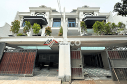 Hunian Mewah Dijual LT 277m2 di Cilandak, Jakarta Selatan Hunian Mewah Dijual LT 277m2 di Cilandak, Jakarta Selatan
