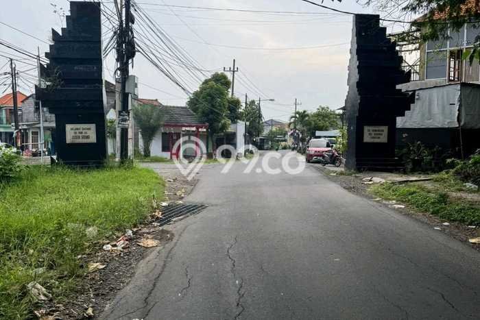 Lahan untuk Dijual Lokasi Kebomas, Gresik Luas 4830m2 - Lahan untuk Dijual Lokasi Kebomas, Gresik Luas 4830m2 -