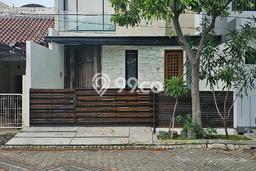 Jual Rumah Favorit Siap Huni LB 200m2 di Sukolilo, Surabaya Jual Rumah Favorit Siap Huni LB 200m2 di Sukolilo, Surabaya