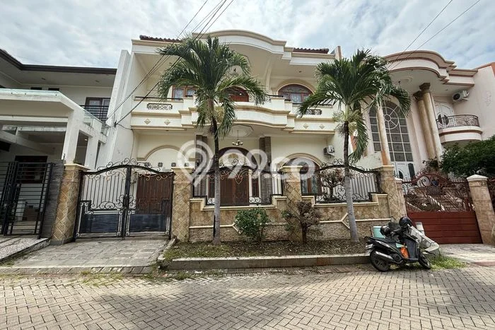 Dijual Rumah Premium dengan Fasilitas Sekitar Komplit di Pakis, Surabaya Dijual Rumah Premium dengan Fasilitas Sekitar Komplit di Pakis, Surabaya