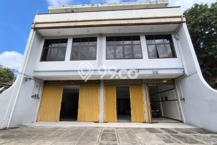 Ruko untuk Disewa di Pusat Surabaya Luas Bangunan 1800m2 Ruko untuk Disewa di Pusat Surabaya Luas Bangunan 1800m2