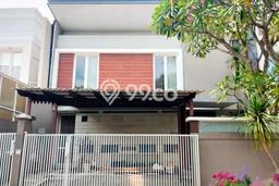 Rumah Luxury Modern Tanpa Renovasi di Citraland Surabaya Rumah Luxury Modern Tanpa Renovasi di Citraland Surabaya