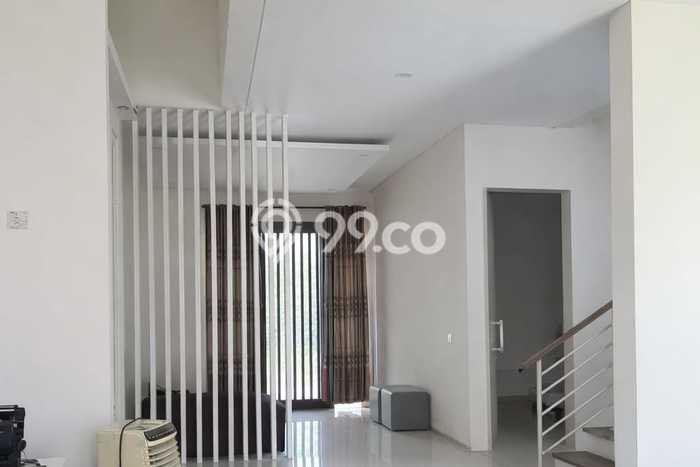 Rumah Elit LB 165m2 Siap Pakai Desain Elegan di Citraland, Surabaya Rumah Elit LB 165m2 Siap Pakai Desain Elegan di Citraland, Surabaya