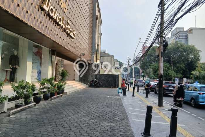 Ruko Komersial Dijual di Senen Jakarta Pusat LT 686m2 & LB 1000m2 Ruko Komersial Dijual di Senen Jakarta Pusat LT 686m2 & LB 1000m2