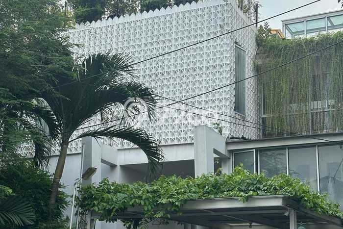 Hunian Elit LB 800m2 Siap Huni Desain Elegan di Pulo Asem, Jakarta Timur Hunian Elit LB 800m2 Siap Huni Desain Elegan di Pulo Asem, Jakarta Timur