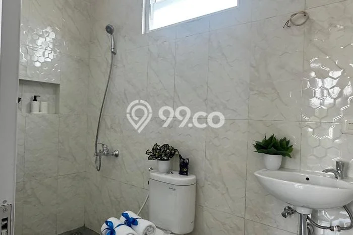 For Sale Rumah 3 Kamar Lokasi Ideal Bagus dan Strategis di Cinere For Sale Rumah 3 Kamar Lokasi Ideal Bagus dan Strategis di Cinere